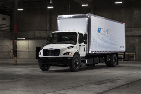 all electric box truck|electric freightliner trucks.